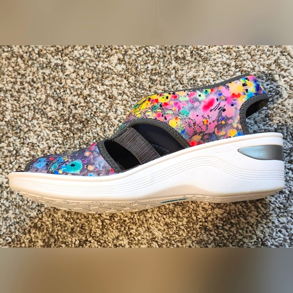 Bzees Dream Wedge Sandal Size Women's 8.5W